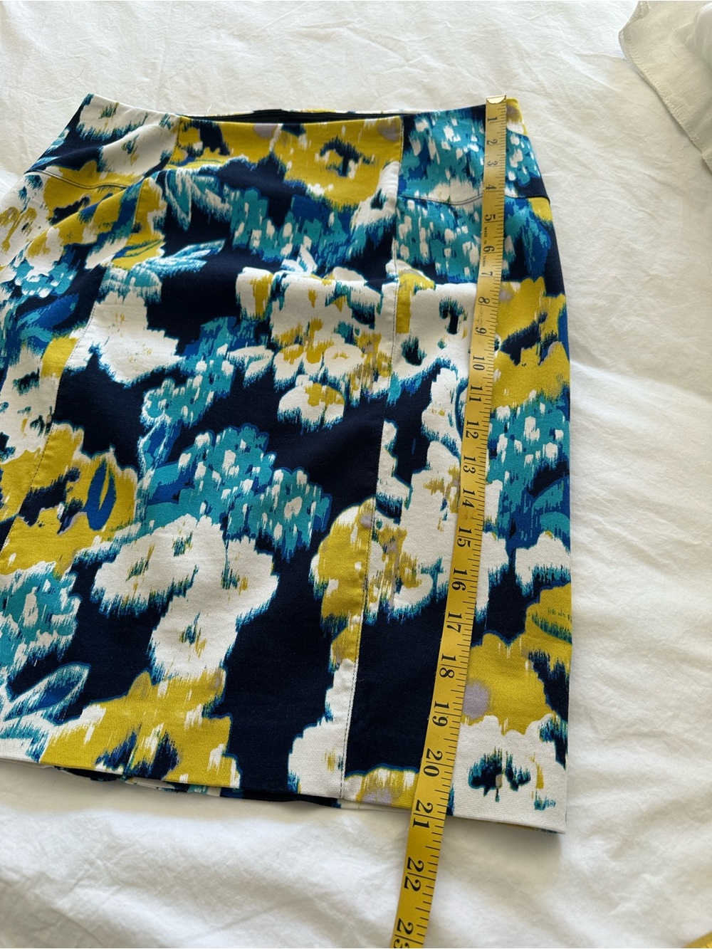 Lysse floral colorful skirt, size large - Picture 6 of 9